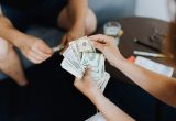 【勞資】與員工簽一年工作契約，契約到期卻要繼續付薪資？ 3