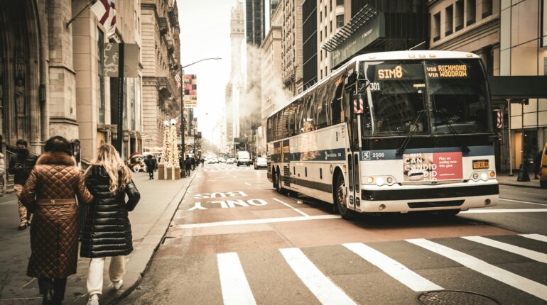 【交通】汽車在斑馬線附近擦撞行人就一定會被開罰嗎？ 1