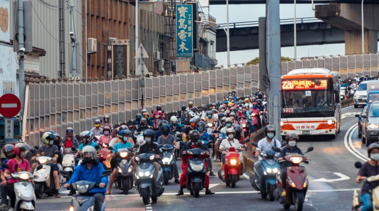 【勞資】上、下班途中出車禍算職災嗎？ 1