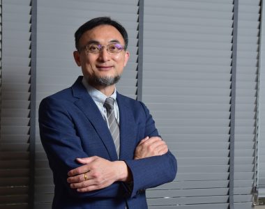 鄧律師 個人照_0001